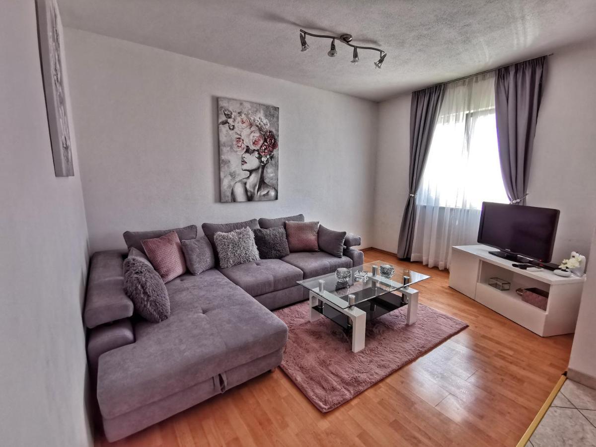 Apartments Villa Jelena Seget Vranjica Esterno foto
