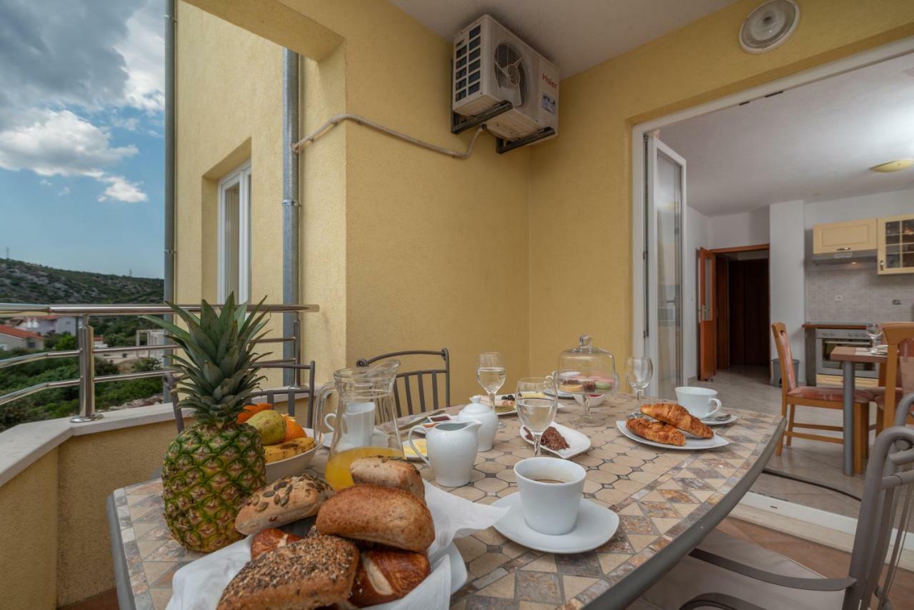 Apartments Villa Jelena Seget Vranjica Esterno foto