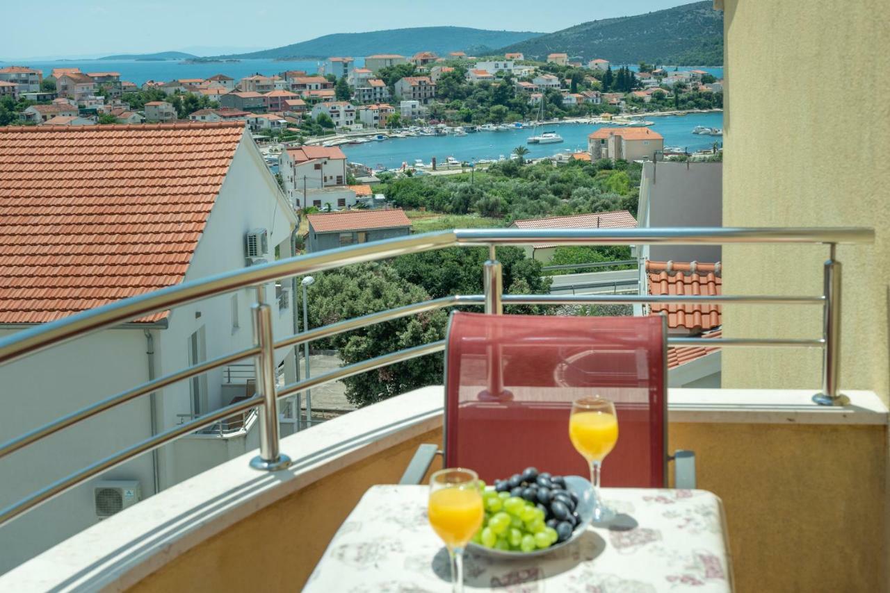 Apartments Villa Jelena Seget Vranjica Esterno foto